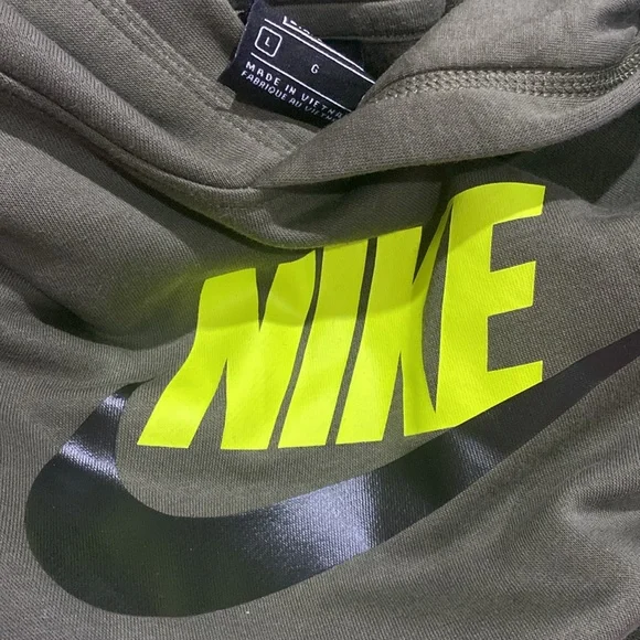 Nike Standard Fit Hoodie Size L NWOT